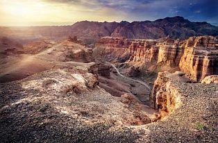 Чарынский каньон туры экскурсия на Чарын из Алматы 2023, цена будни индивидуально, стоимость, отзывы купить дешево на выходные, Долина замков отдых, как доехать, маршрут, с гидом, на автобусе группой Казахстан